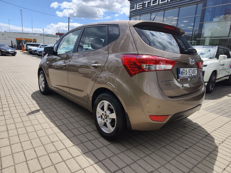 Hyundai IX20 1,6 benzyna 125KM, Salon PL, niski przebieg 8
