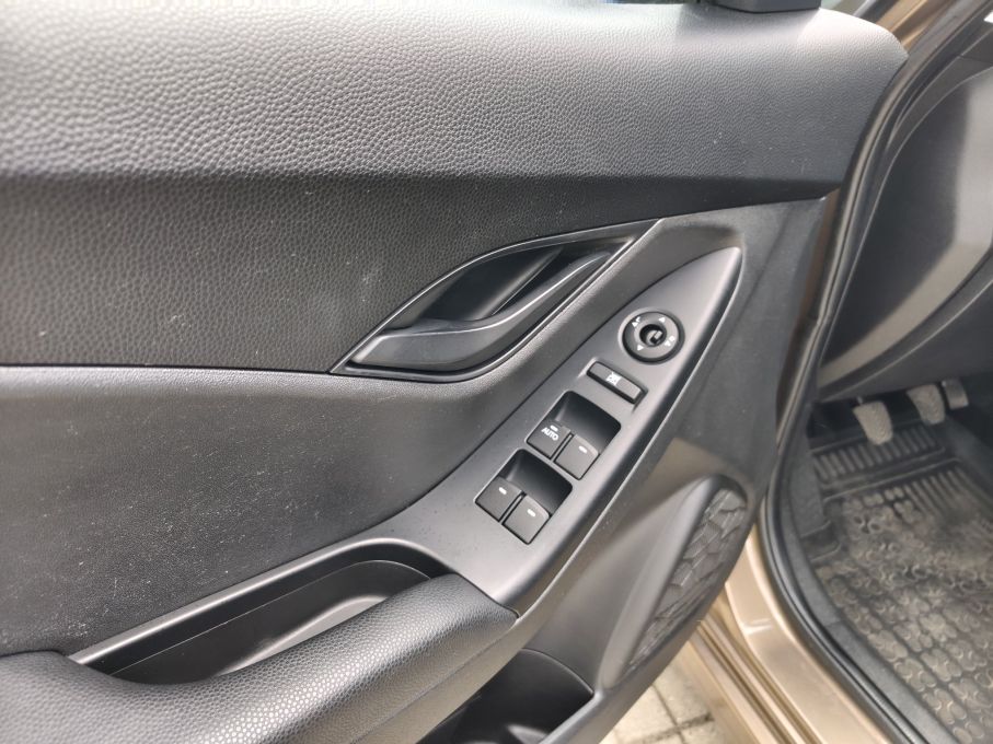Hyundai IX20 1,6 benzyna 125KM, Salon PL, niski przebieg 12