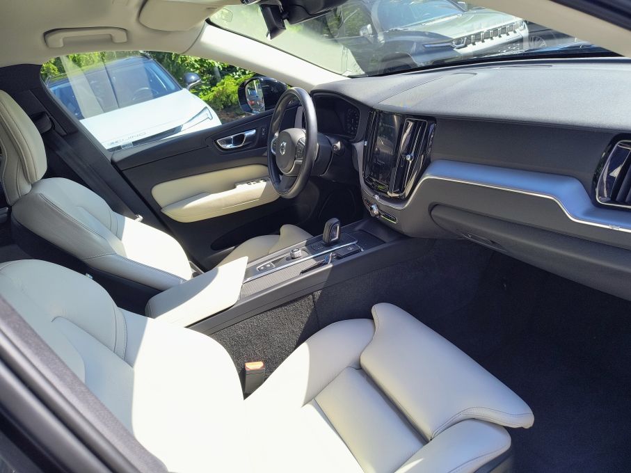 NOWA LOKALIZACJA Volvo XC60 2.0T 250KM Momentum 4x4 Serwis VAT23% 12