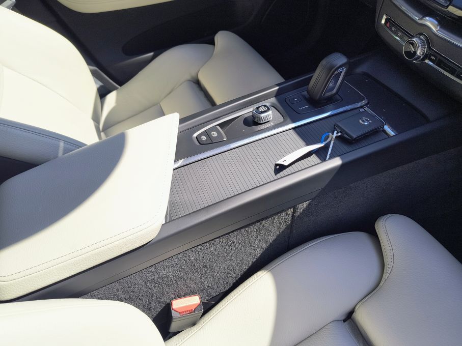 NOWA LOKALIZACJA Volvo XC60 2.0T 250KM Momentum 4x4 Serwis VAT23% 17
