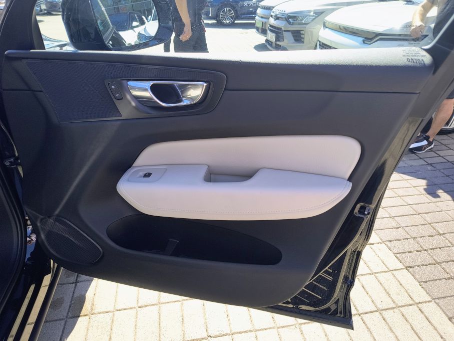 NOWA LOKALIZACJA Volvo XC60 2.0T 250KM Momentum 4x4 Serwis VAT23% 20