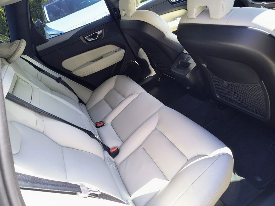 NOWA LOKALIZACJA Volvo XC60 2.0T 250KM Momentum 4x4 Serwis VAT23% 21