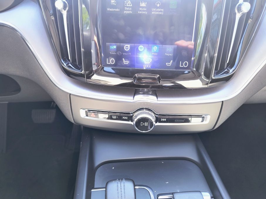 NOWA LOKALIZACJA Volvo XC60 2.0T 250KM Momentum 4x4 Serwis VAT23% 25