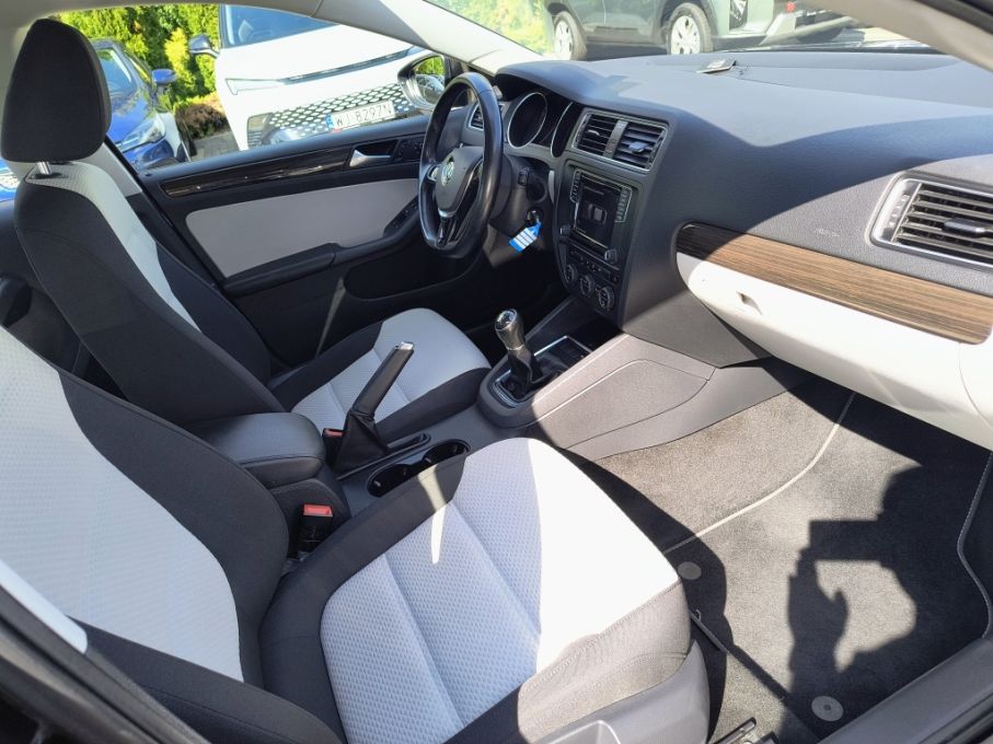 NOWA LOKALIZACJA VW Jetta 1.4 TSI 125KM SalonPL Niski Przebieg Gwarancja 13