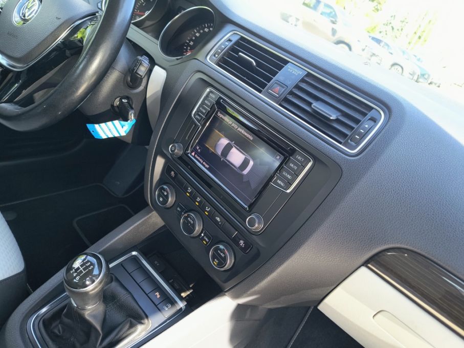 NOWA LOKALIZACJA VW Jetta 1.4 TSI 125KM SalonPL Niski Przebieg Gwarancja 17