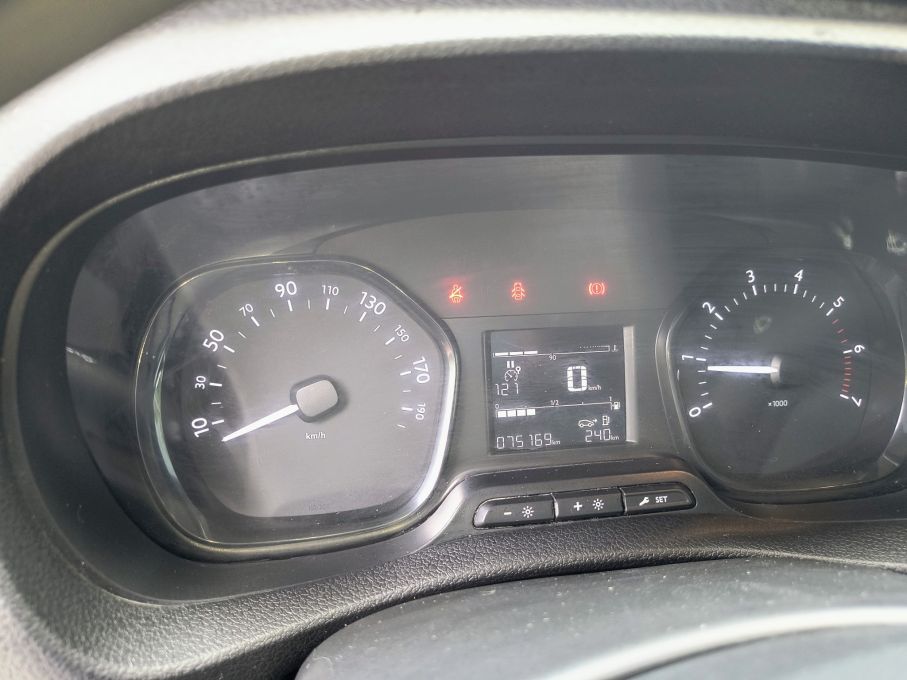 NOWA LOKALIZACJA Citroen Jumpy XL 1.5 HDI 102 KM Vat23% 24
