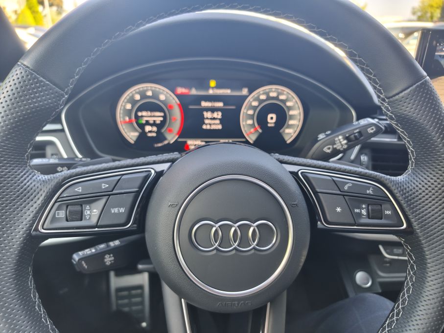 AUDI A4 40 TFSI AVANT SALON GWARANCJA VAT23 21
