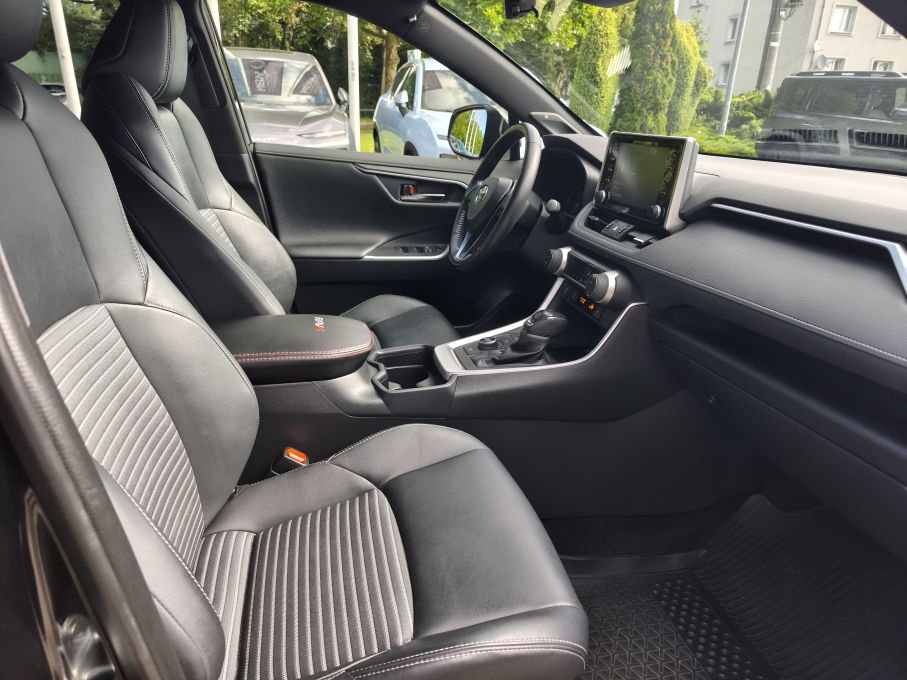 TOYOTA RAV 4  BLACK EDITION BY JBL 2.5 HYBRID AWD 17