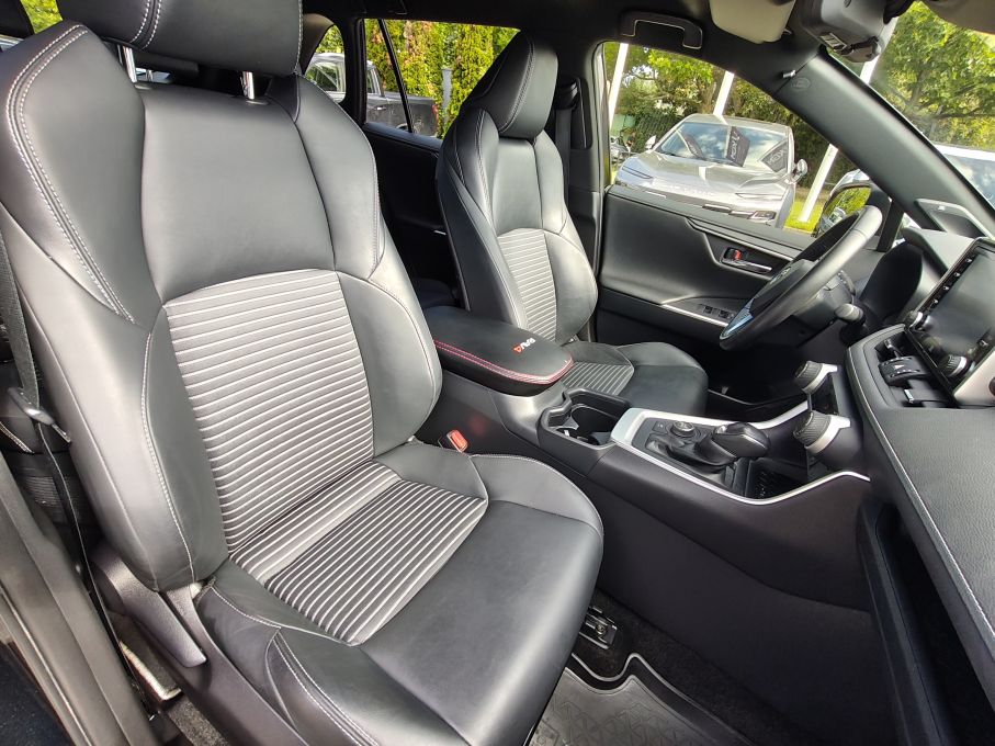 TOYOTA RAV 4  BLACK EDITION BY JBL 2.5 HYBRID AWD 18