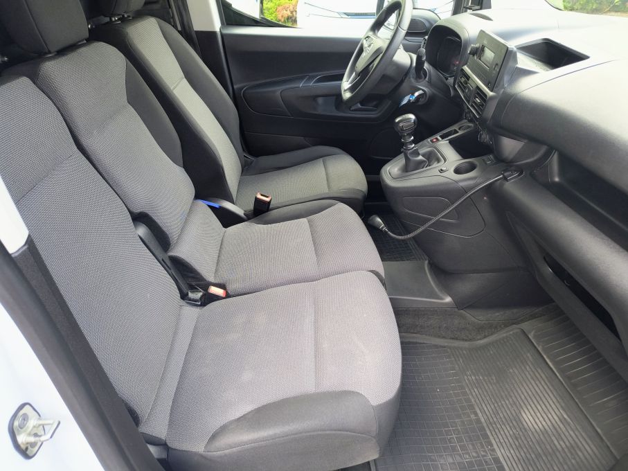 NOWA LOKALIZACJA Opel Combo 1.5cdti XL 2xdrzwi Niski Przebieg  Vat23% 13