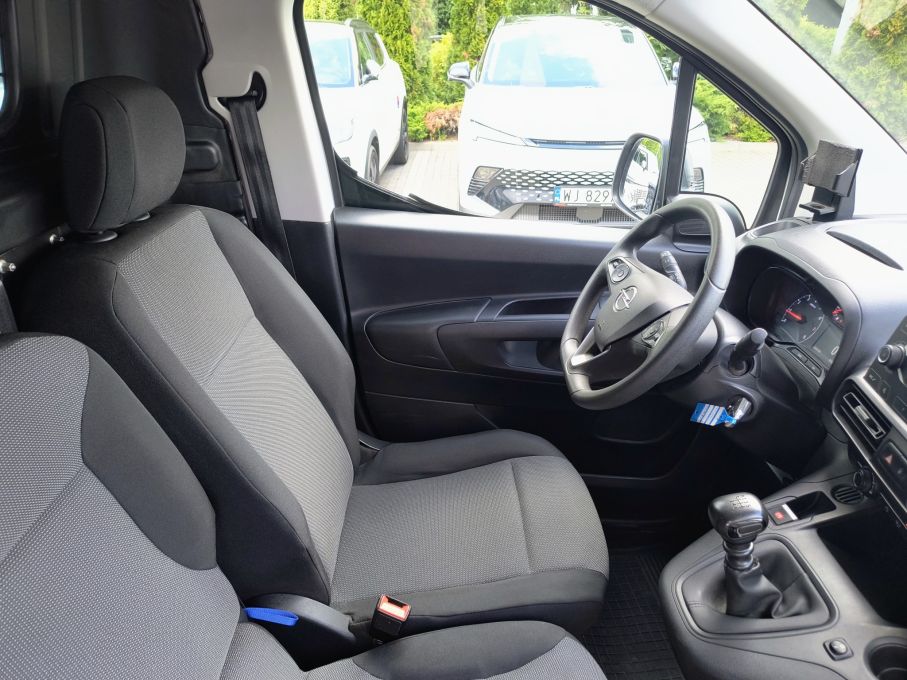 NOWA LOKALIZACJA Opel Combo 1.5cdti XL 2xdrzwi Niski Przebieg  Vat23% 14