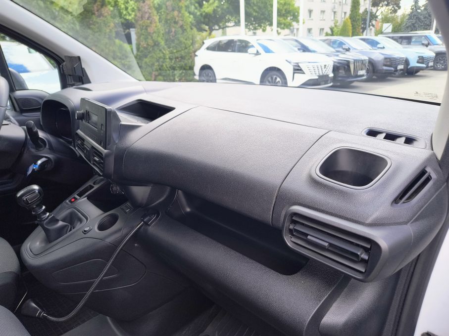 NOWA LOKALIZACJA Opel Combo 1.5cdti XL 2xdrzwi Niski Przebieg  Vat23% 16