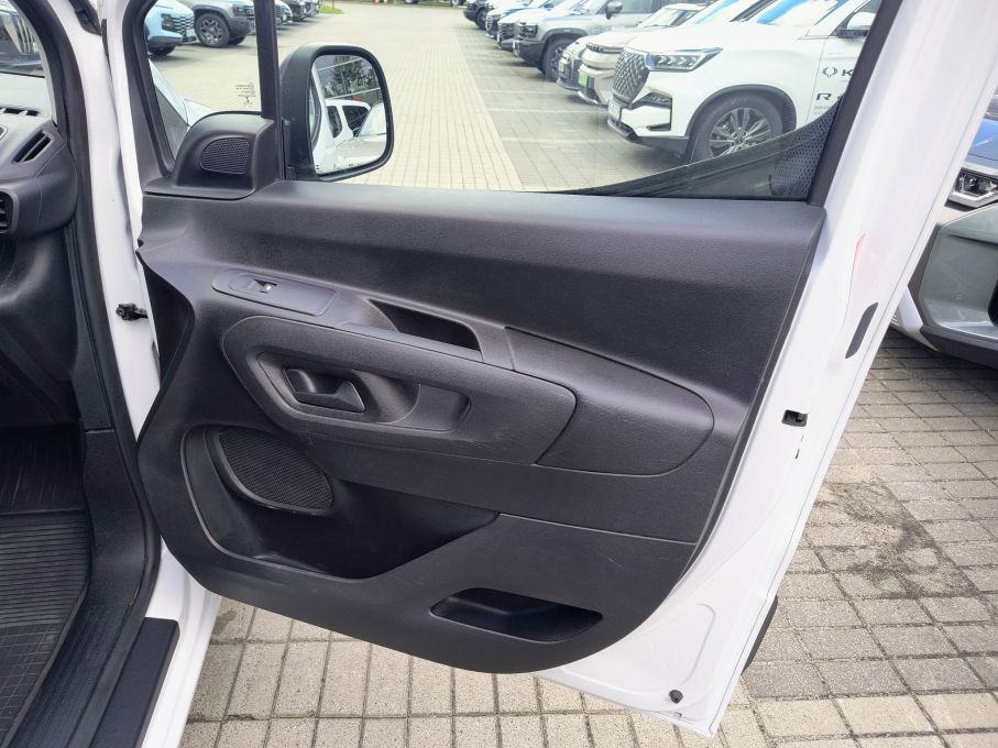 NOWA LOKALIZACJA Opel Combo 1.5cdti XL 2xdrzwi Niski Przebieg  Vat23% 22