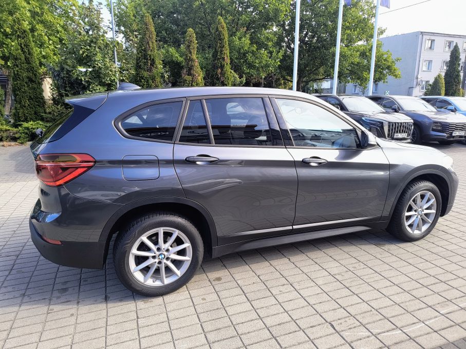 NOWA LOKALIZACJA BMW X1 2.0D Bezwypadkowa Serwis BMW Navi Gwarancja 7