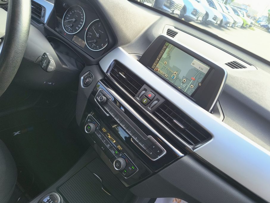 NOWA LOKALIZACJA BMW X1 2.0D Bezwypadkowa Serwis BMW Navi Gwarancja 16