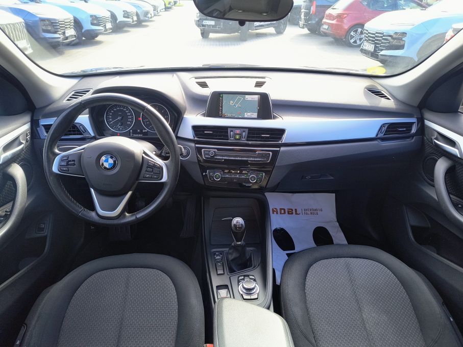 NOWA LOKALIZACJA BMW X1 2.0D Bezwypadkowa Serwis BMW Navi Gwarancja 19
