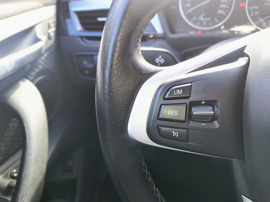 NOWA LOKALIZACJA BMW X1 2.0D Bezwypadkowa Serwis BMW Navi Gwarancja 24