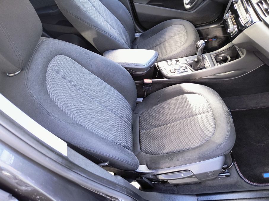 NOWA LOKALIZACJA BMW X1 2.0D Bezwypadkowa Serwis BMW Navi Gwarancja 23