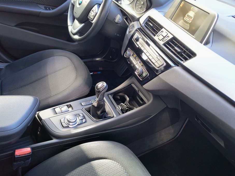 NOWA LOKALIZACJA BMW X1 2.0D Bezwypadkowa Serwis BMW Navi Gwarancja 24