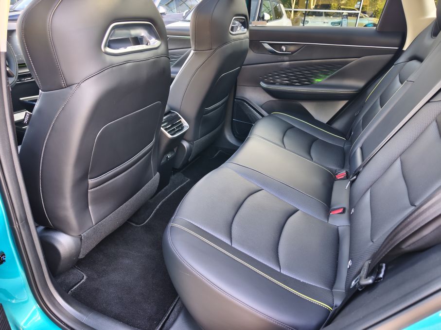 Beijing BAIC 5 1.5T 177KM LUXURY Automat, rej 2026r  salon PL, Vat23% 9