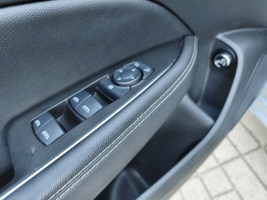 NOWA LOKALIZACJA Opel Insignia 2.0 174KM Ilux Navi Serwis ASO Gwarancja VAT23% 25