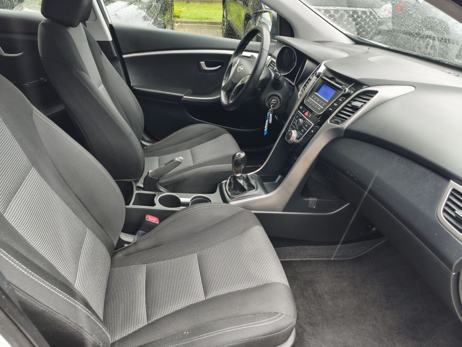 NOWA LOKALIZACJA Hyundai i30 1.6crd 110KM Salon PL Niski Przebieg Serwis 13