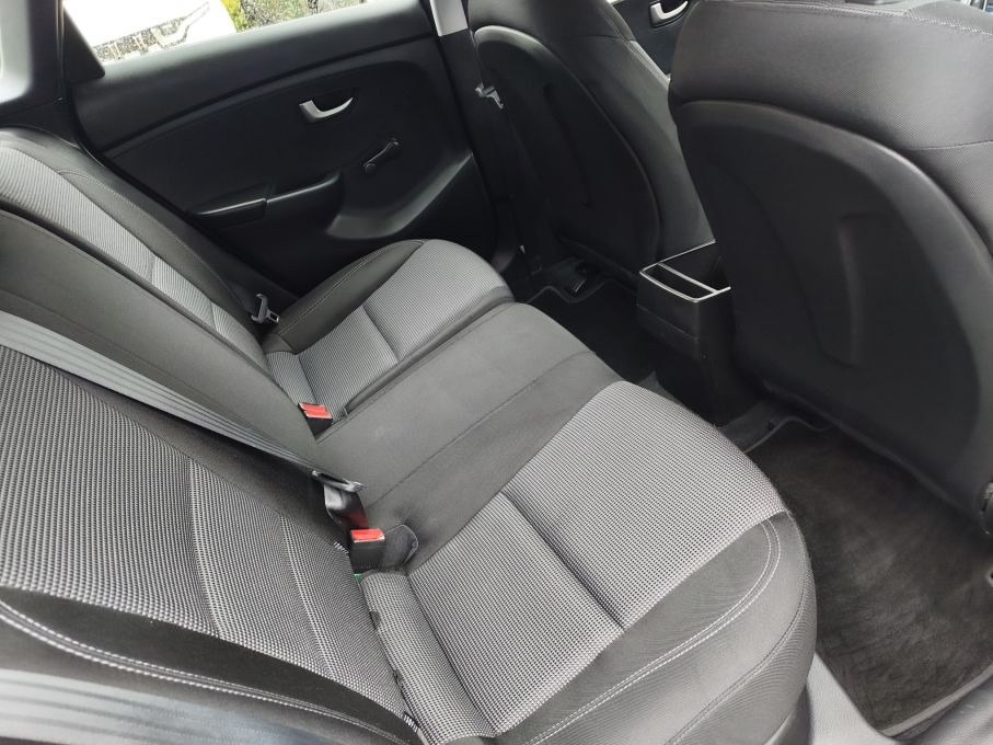 NOWA LOKALIZACJA Hyundai i30 1.6crd 110KM Salon PL Niski Przebieg Serwis 14