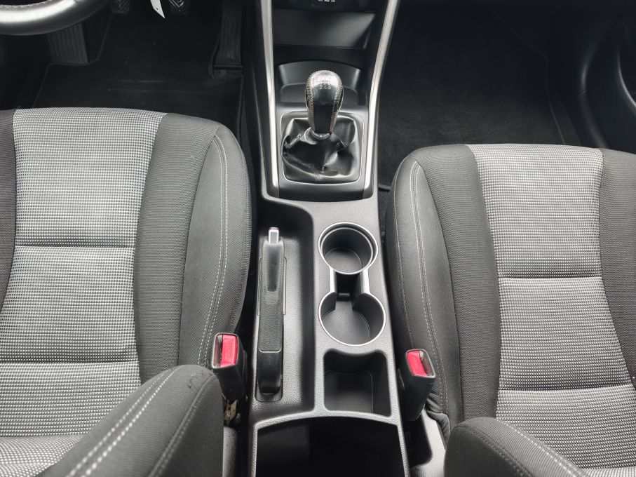 NOWA LOKALIZACJA Hyundai i30 1.6crd 110KM Salon PL Niski Przebieg Serwis 24