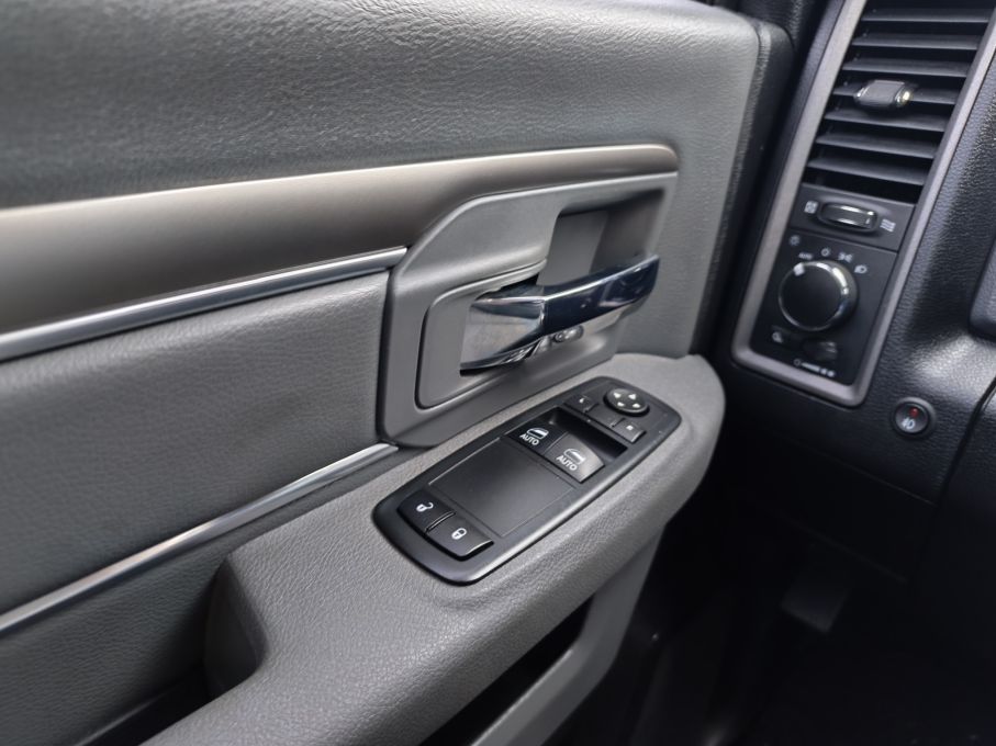 NOWA LOKALIZACJA Dodge Ram 1500 Classic 5,7 Hemi Niski Przebieg 23