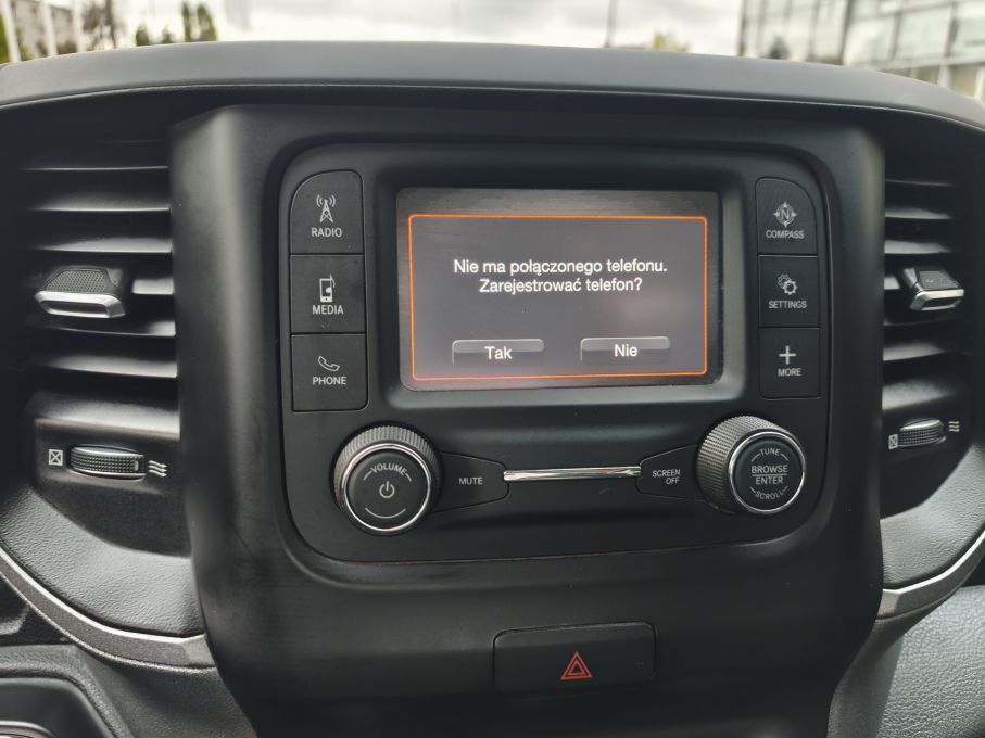 NOWA LOKALIZACJA Dodge RAM 2500 Heavy Duty 6.4 Hemi Vat23% 25