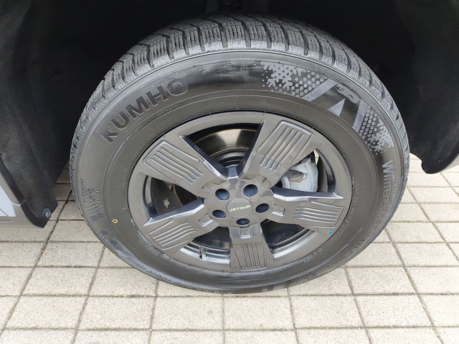 JETOUR T2 1,5 T 170 KM JAK NOWY  12