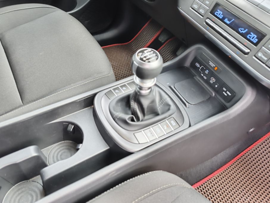 NOWA LOKALIZACJA Hyundai Kona 1.6T 138KM Executive perła SalonPL Gwarancja 18
