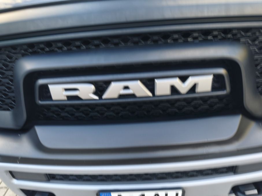 NOWA LOKALIZACJA Dodge Ram 1500 Rebel 5,7 Hemi podwójna kabina VAT23% 9