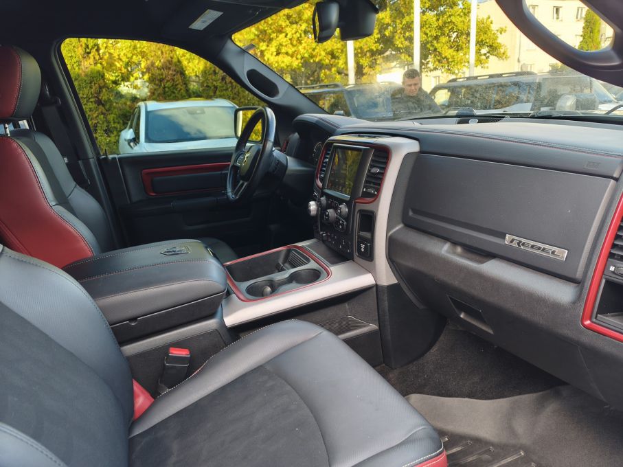 NOWA LOKALIZACJA Dodge Ram 1500 Rebel 5,7 Hemi podwójna kabina VAT23% 15