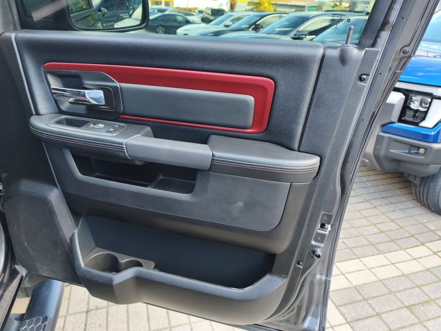 NOWA LOKALIZACJA Dodge Ram 1500 Rebel 5,7 Hemi podwójna kabina VAT23% 20
