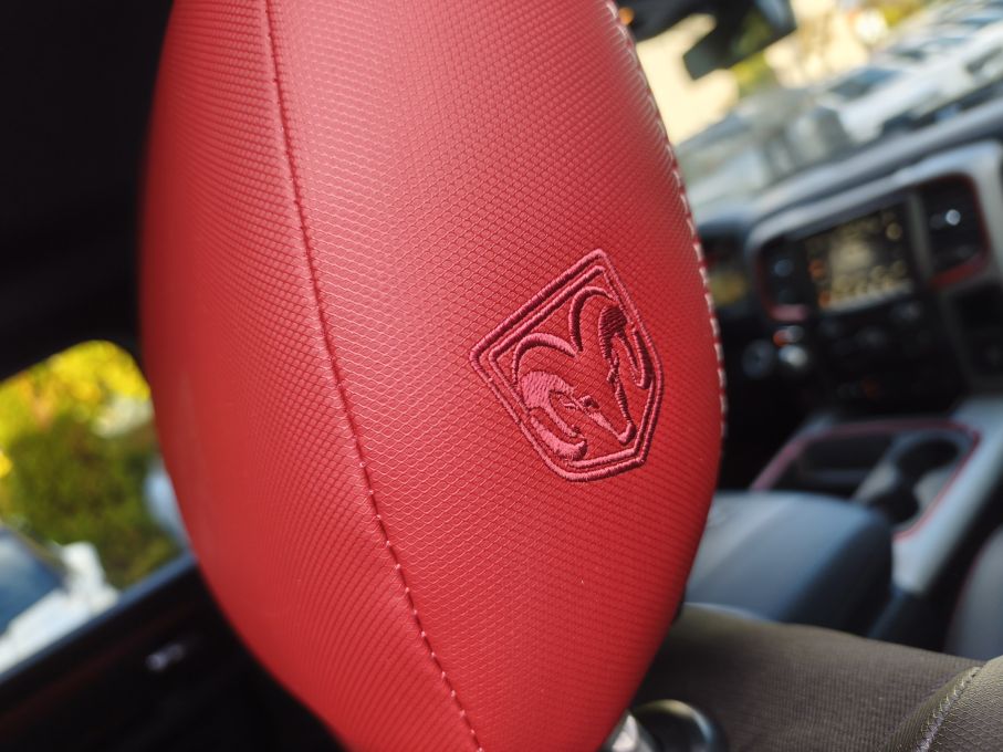 NOWA LOKALIZACJA Dodge Ram 1500 Rebel 5,7 Hemi podwójna kabina VAT23% 22