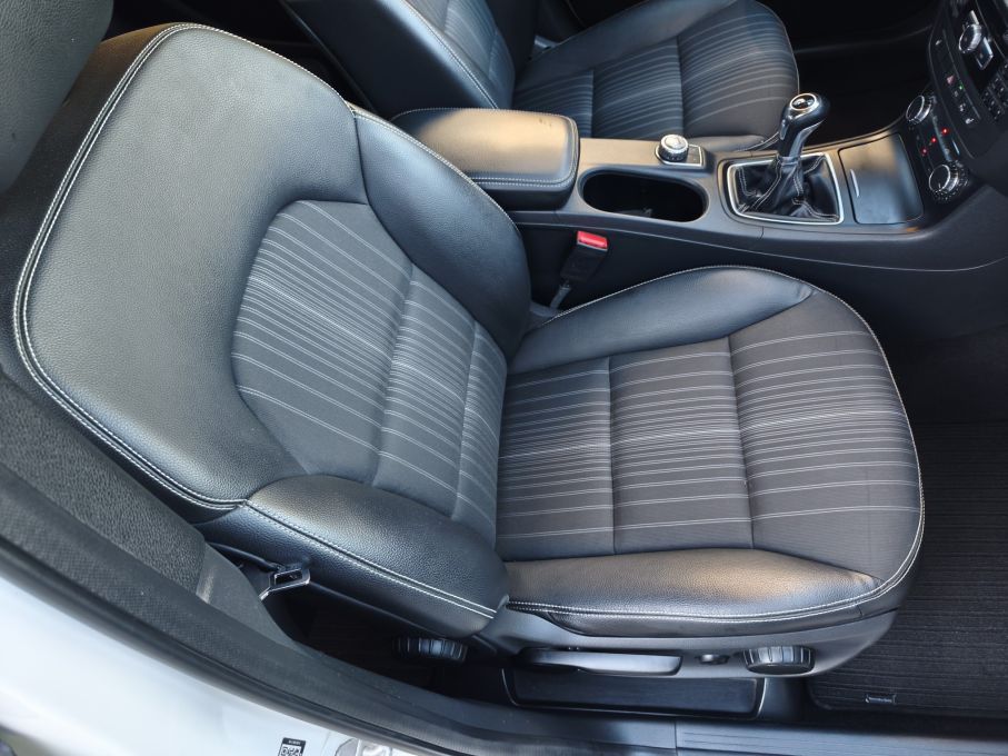 NOWA LOKALIZACJA Mercedes B 180 Sport Mega Wyposażenie i Serwis 16