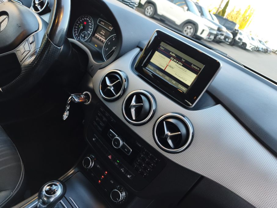 NOWA LOKALIZACJA Mercedes B 180 Sport Mega Wyposażenie i Serwis 18