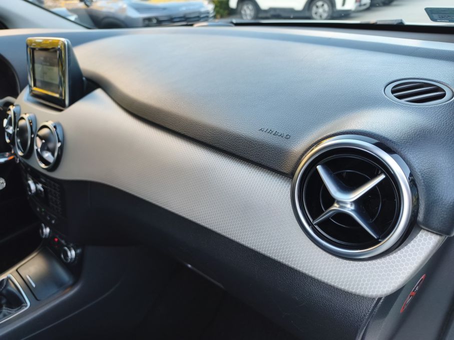 NOWA LOKALIZACJA Mercedes B 180 Sport Mega Wyposażenie i Serwis 19