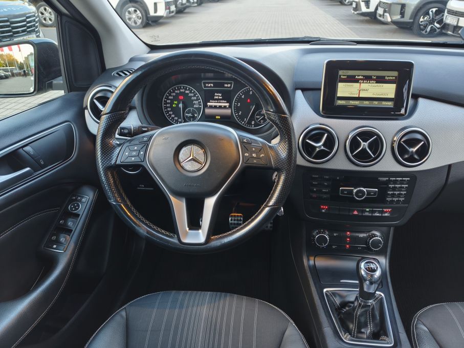 NOWA LOKALIZACJA Mercedes B 180 Sport Mega Wyposażenie i Serwis 22