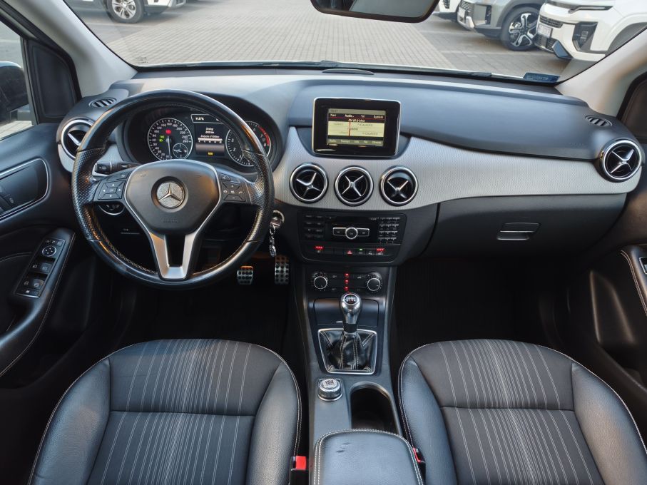 NOWA LOKALIZACJA Mercedes B 180 Sport Mega Wyposażenie i Serwis 23