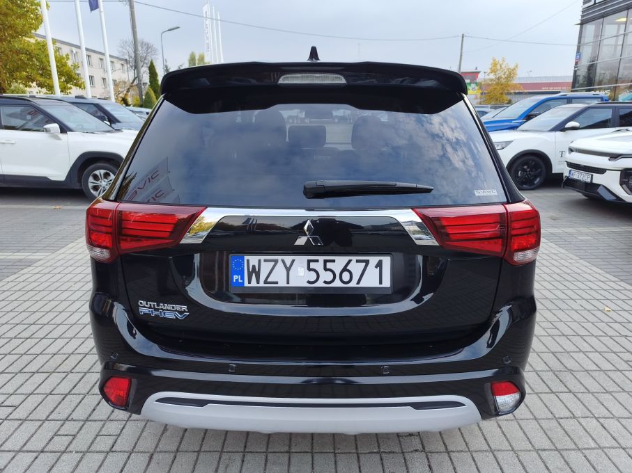 Mitsubishi Outlander 2.4 PHEV 4X4 LIFT 5