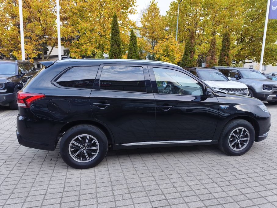 Mitsubishi Outlander 2.4 PHEV 4X4 LIFT 7