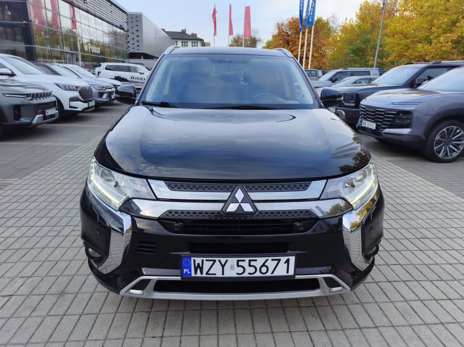 Mitsubishi Outlander 2.4 PHEV 4X4 LIFT 9