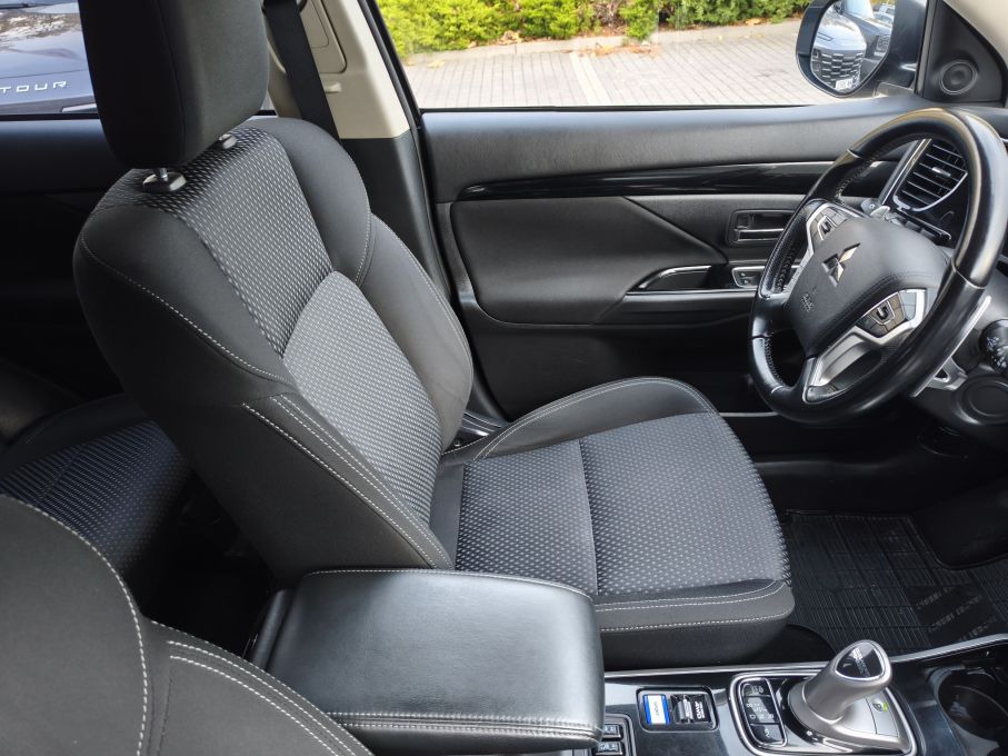Mitsubishi Outlander 2.4 PHEV 4X4 LIFT 16