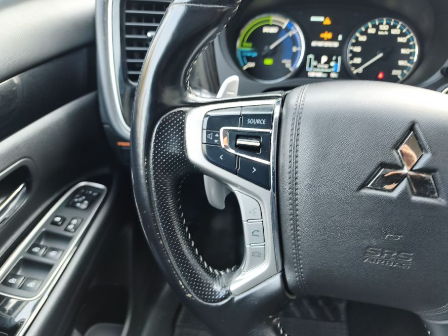 Mitsubishi Outlander 2.4 PHEV 4X4 LIFT 24