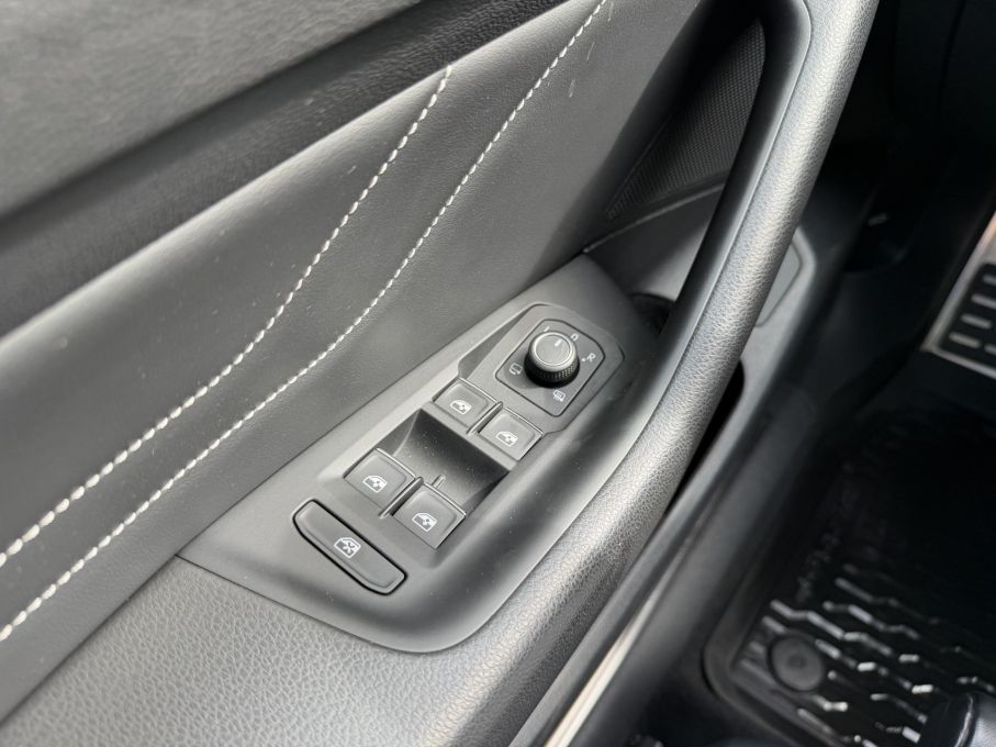 VW Passat 2,0 TSI 4motion 400KM, 2xRLine, ledy, kamera, ACC, digital, DCC, Salon PL 22