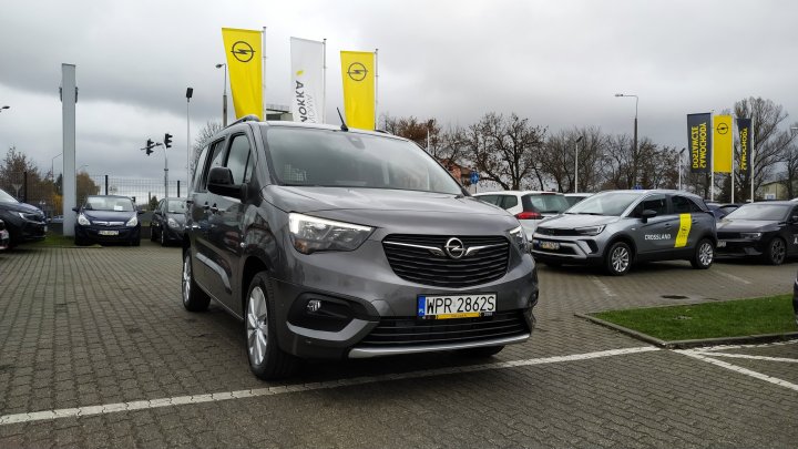 Opel Combo Life N1 Elegance Plus 1.5dth 131KM AT8 Start&Stop