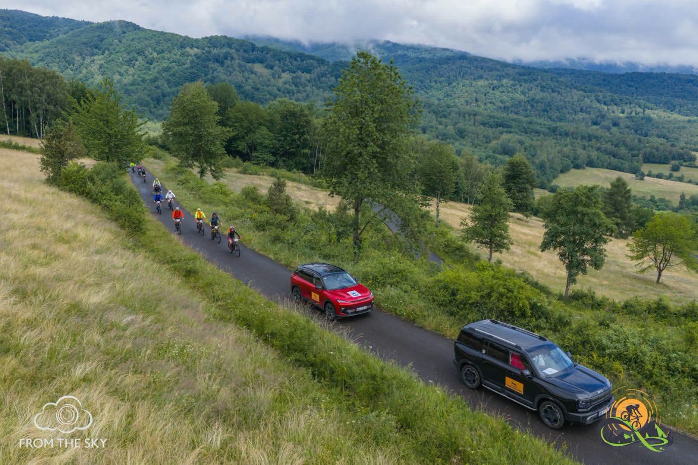 Peleton Rzeźnickiego Transgranicznego Rajdu Rowerowego w Bieszczadach, panorama