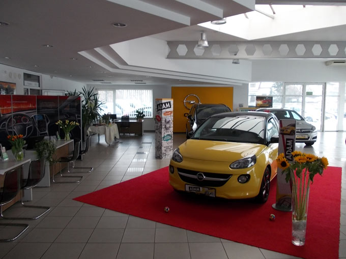 Salon Opel w Radomiu, wnętrze